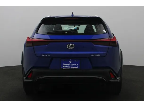 Car image 12