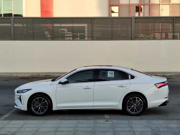 Car image 8