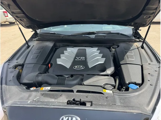 Car image 26