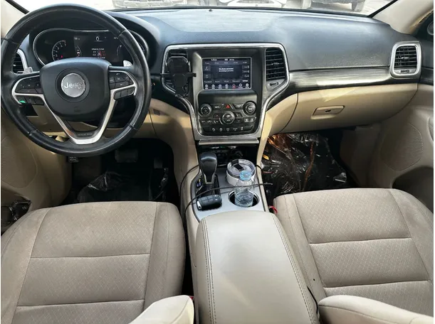 Car image 17