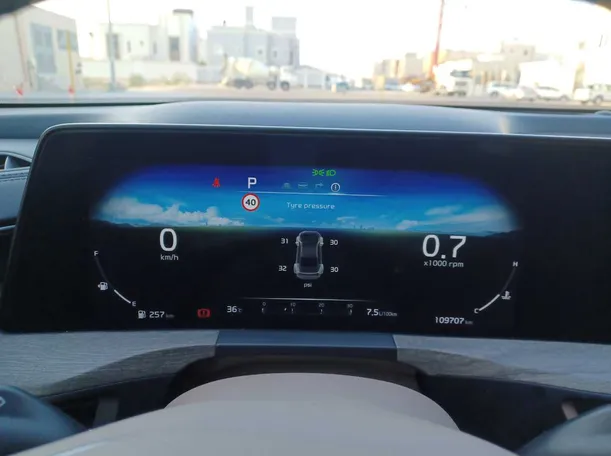 Car image 16