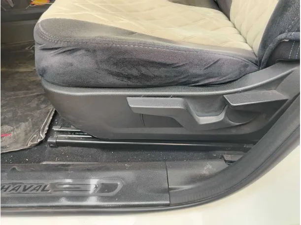 Car image 33