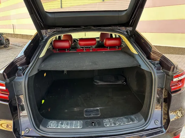 Car image 22