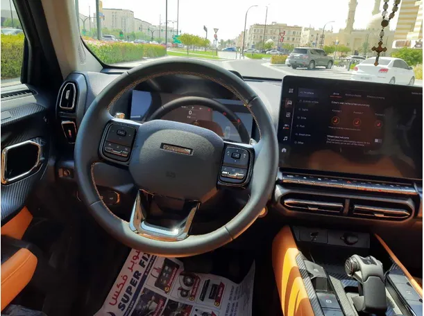 Car image 14