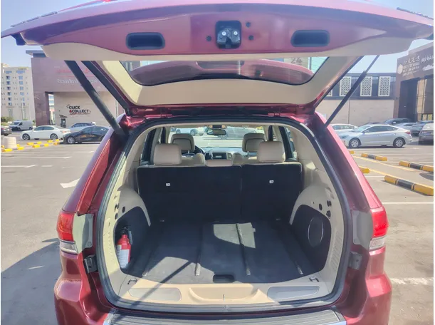 Car image 25