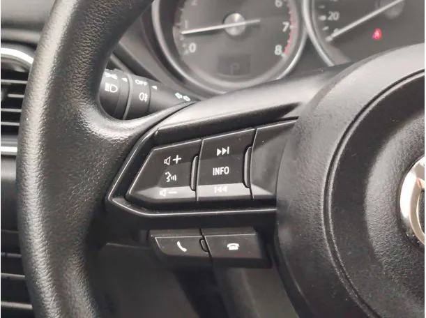 Car image 30