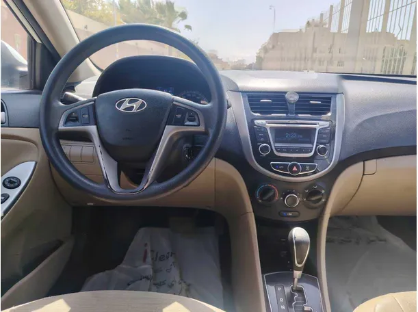 Car image 21