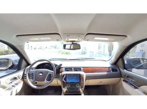 Car image 16