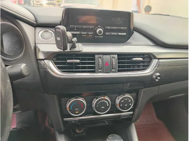 Car image 25
