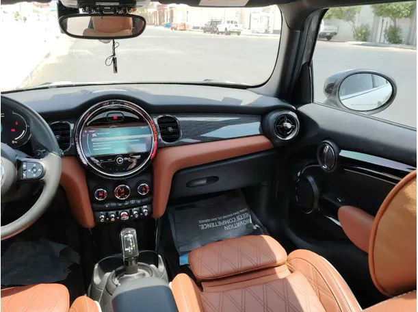 Car image 21