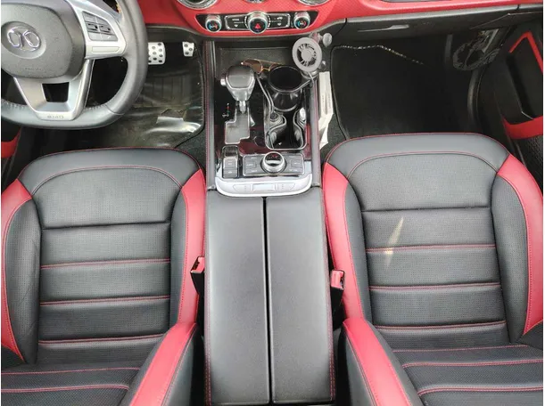 Car image 18