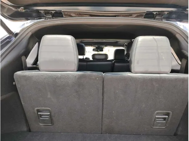 Car image 32