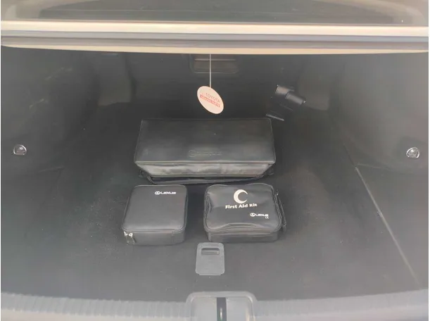Car image 24