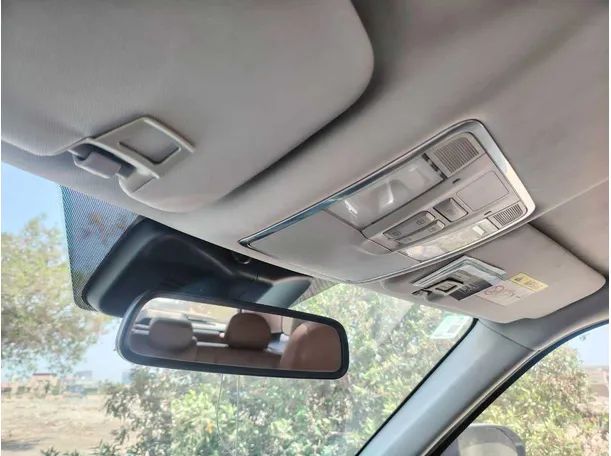 Car image 36