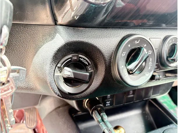 Car image 16