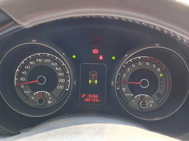 Car image 19