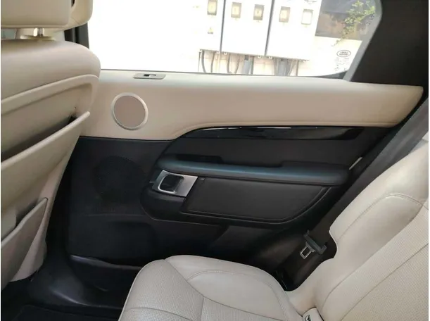 Car image 46