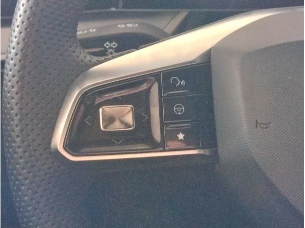 Car image 27