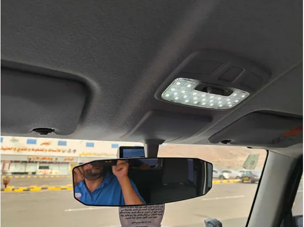 Car image 32