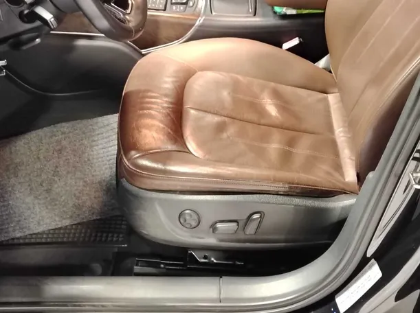 Car image 33