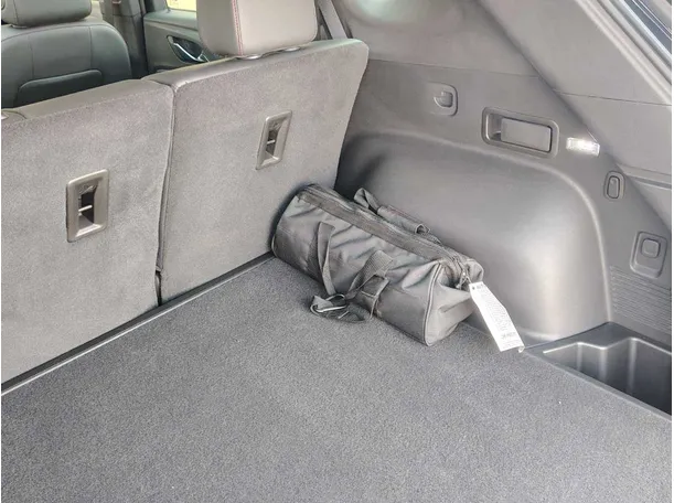 Car image 29