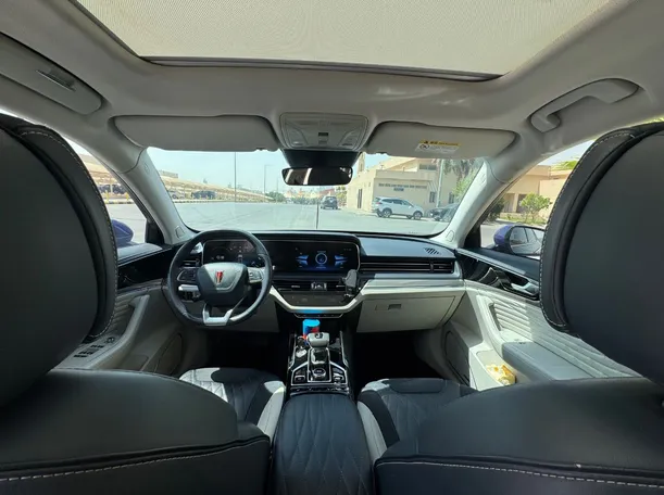 Car image 16