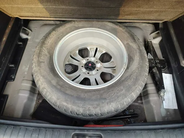 Car image 43