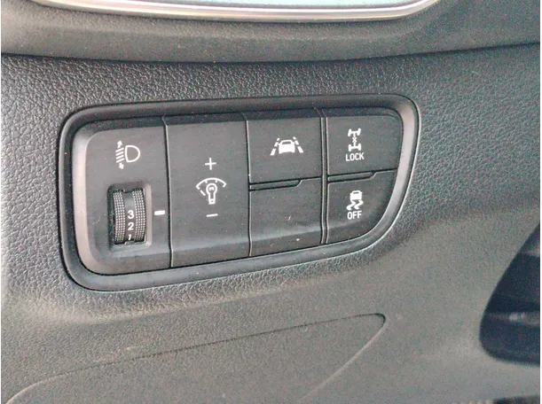 Car image 27