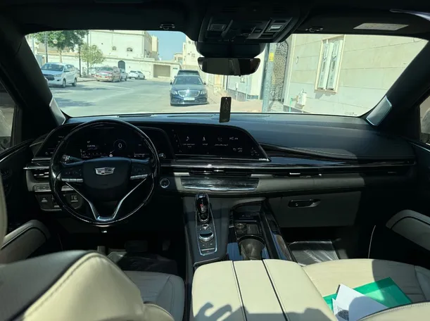 Car image 16