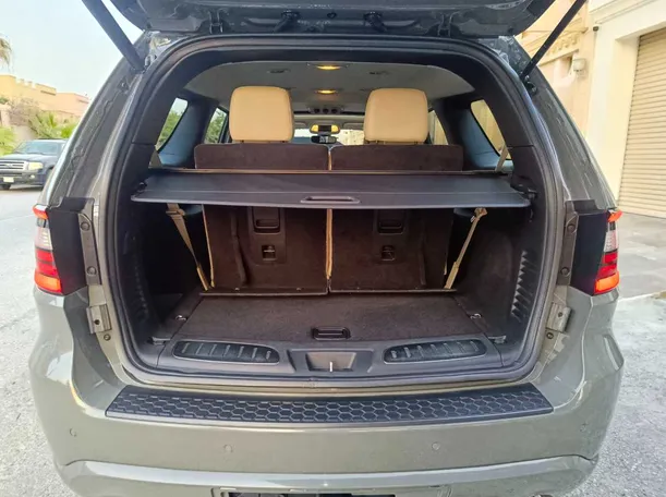 Car image 30