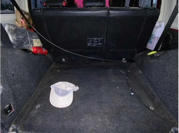 Car image 17