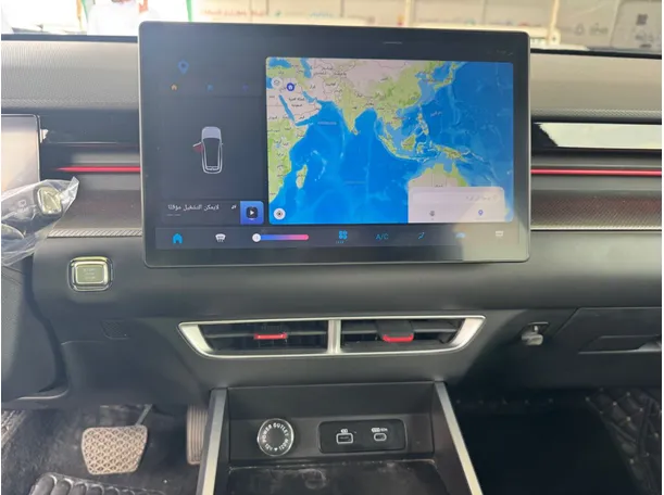 Car image 12