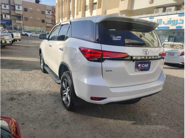 Car image 7