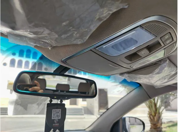 Car image 30