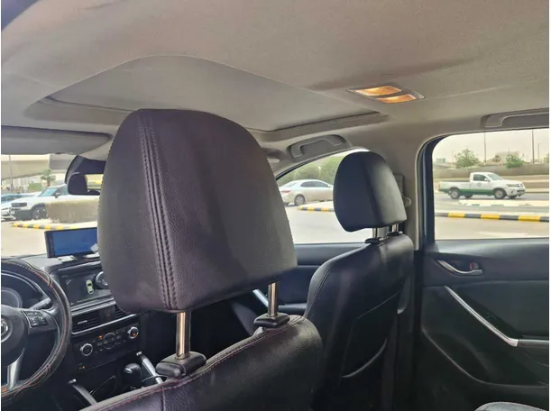 Car image 15