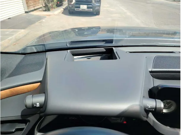 Car image 34
