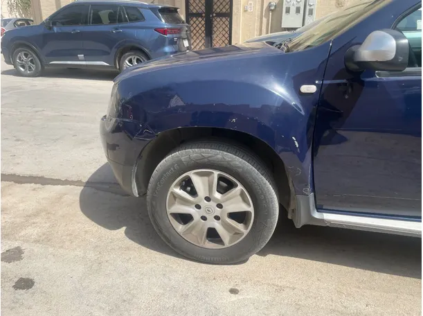 Car image 9