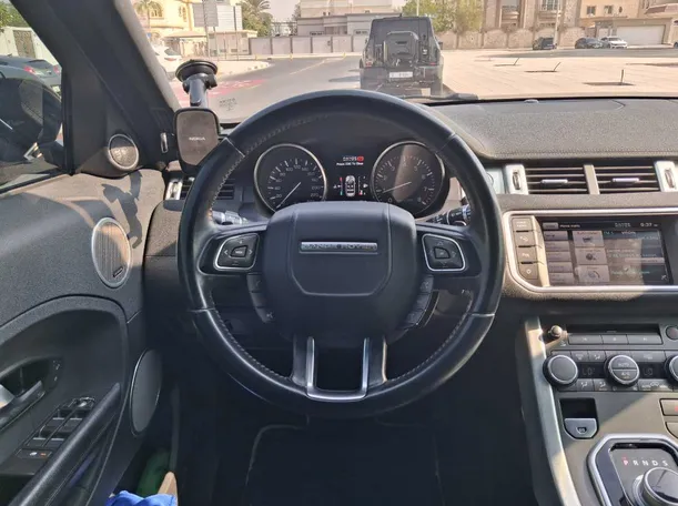 Car image 19
