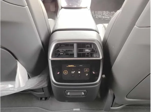 Car image 31