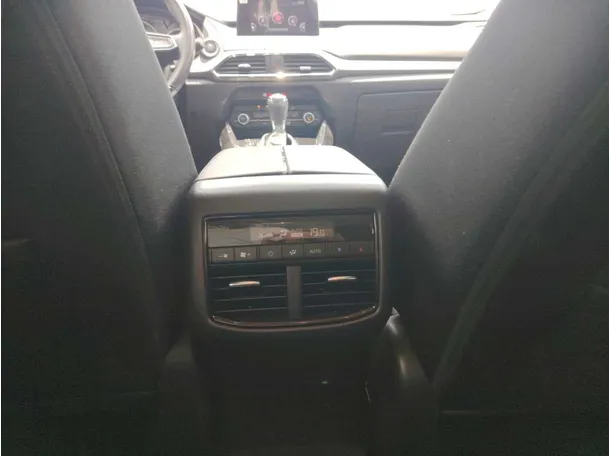 Car image 28