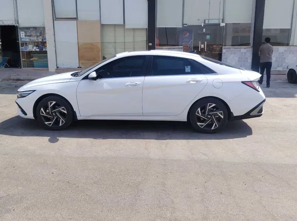 Car image 8