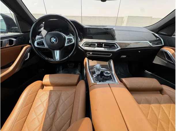 Car image 18