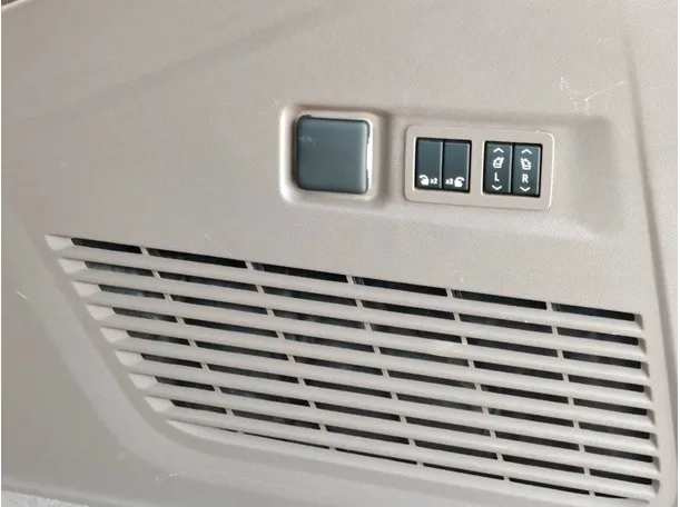 Car image 39