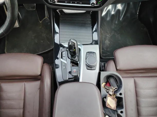 Car image 21