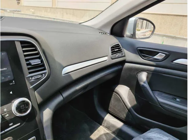Car image 22