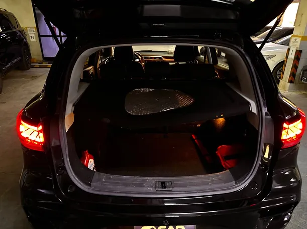 Car image 22