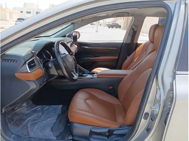 Car image 12