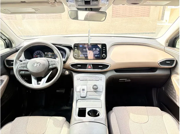 Car image 19
