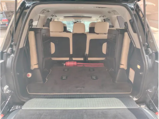 Car image 26
