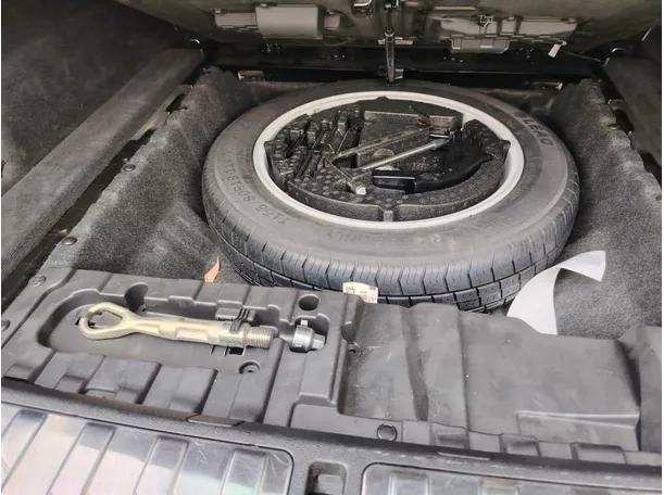 Car image 47